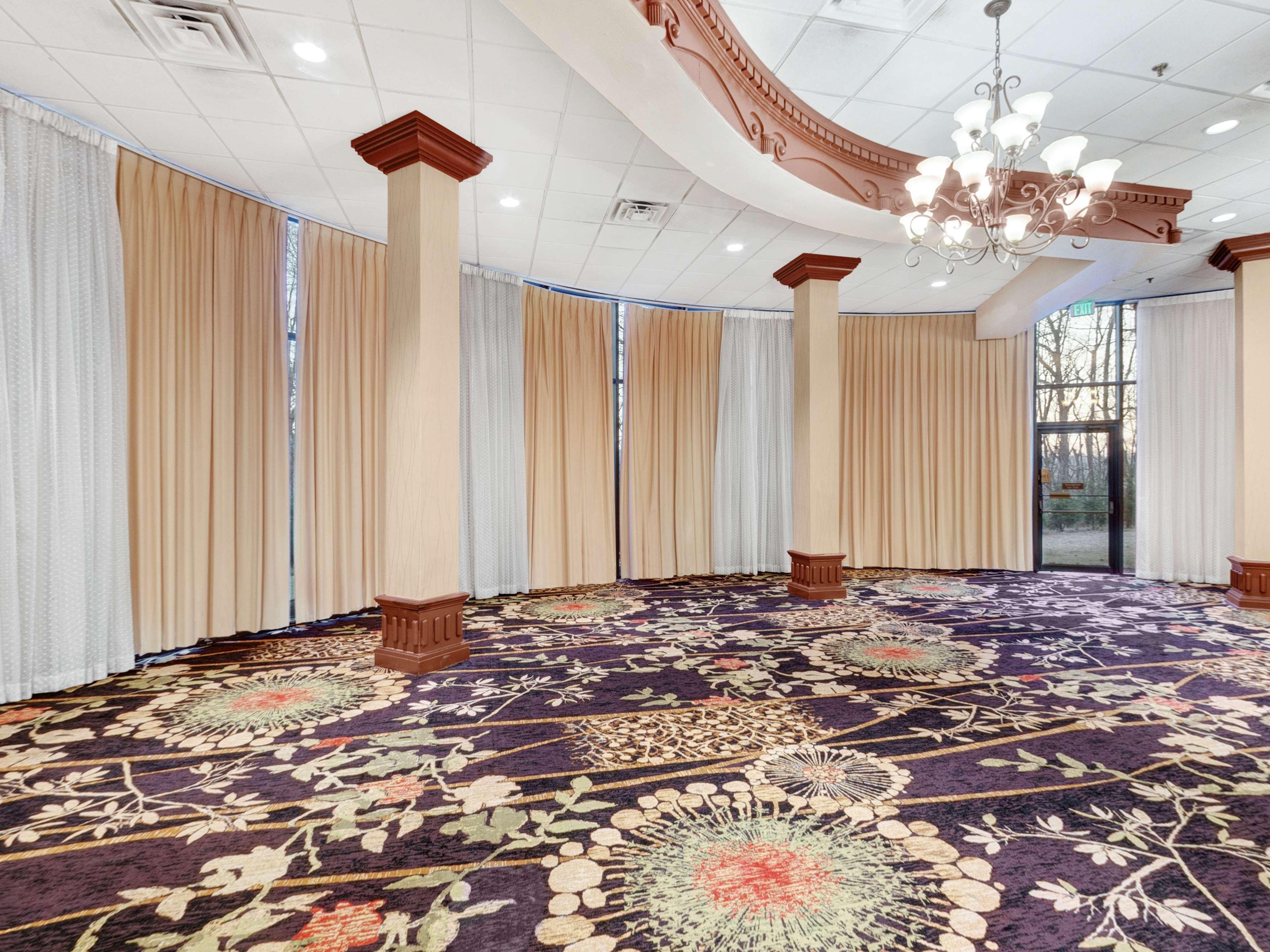 Doubletree By Hilton Charlottesville Exterior photo
