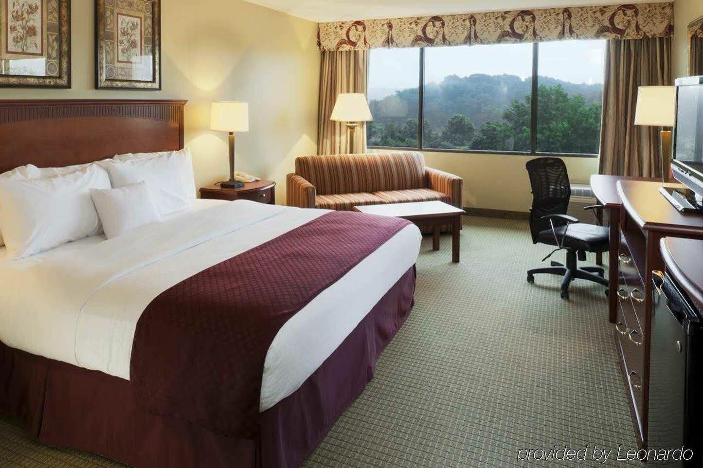 Doubletree By Hilton Charlottesville Exterior photo